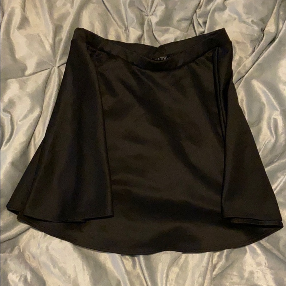 Black skater skirt